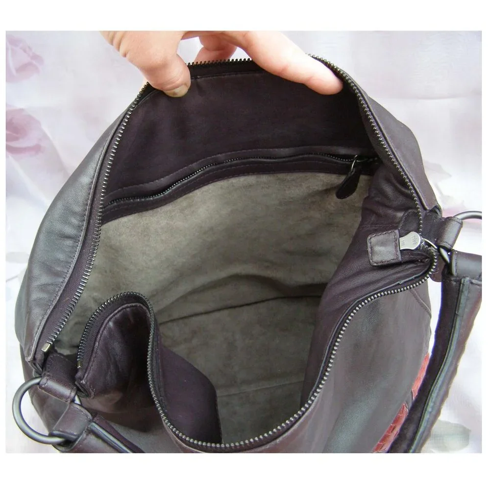 EUC BOTTEGA VENETA Large Leather Purple Eggplant Hobo Bag